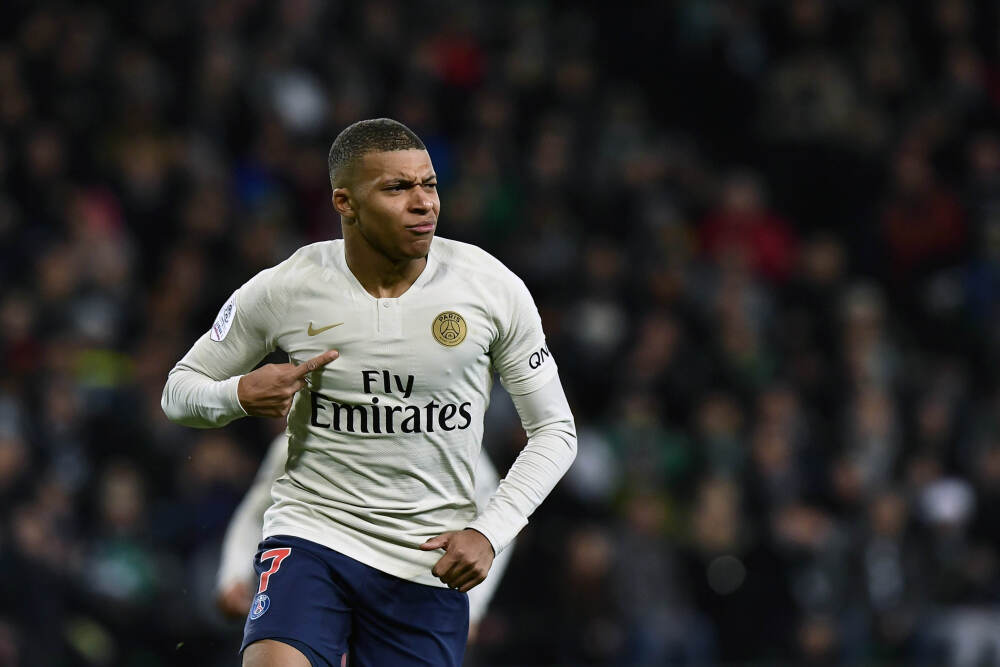 券商晨会精华：消费领域建议关注国货崛起、AI+消费等结构性机会